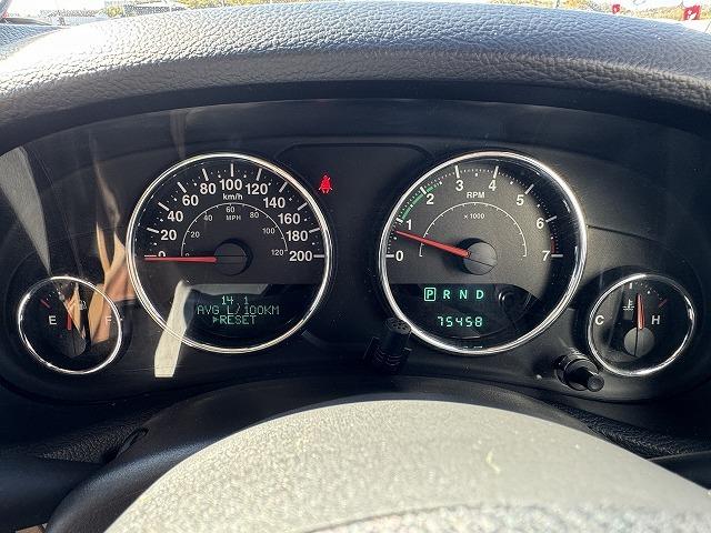 ジープ・ラングラーアンリミテッド サハラ　純正８型ナビＴＶ　ＡＬＰＩＮＥスピーカー　クルーズコントロール　革シート　リクライニングキット　ＸＴＲＥＭＥ－Ｊ１８インチアルミ　シートヒーター　サイドステップ　サイド・バックカメラ　ＢＴ接続　ＥＴＣ（52枚目）