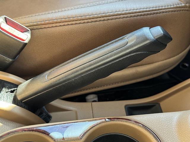 ジープ・ラングラーアンリミテッド サハラ　純正８型ナビＴＶ　ＡＬＰＩＮＥスピーカー　クルーズコントロール　革シート　リクライニングキット　ＸＴＲＥＭＥ－Ｊ１８インチアルミ　シートヒーター　サイドステップ　サイド・バックカメラ　ＢＴ接続　ＥＴＣ（60枚目）