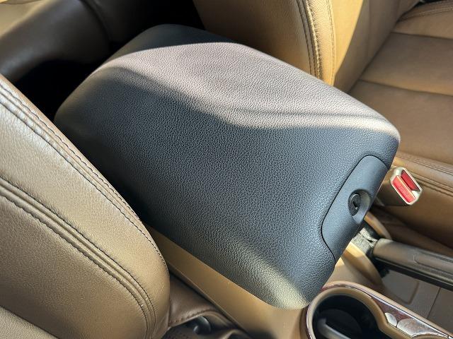 ジープ・ラングラーアンリミテッド サハラ　純正８型ナビＴＶ　ＡＬＰＩＮＥスピーカー　クルーズコントロール　革シート　リクライニングキット　ＸＴＲＥＭＥ－Ｊ１８インチアルミ　シートヒーター　サイドステップ　サイド・バックカメラ　ＢＴ接続　ＥＴＣ（61枚目）