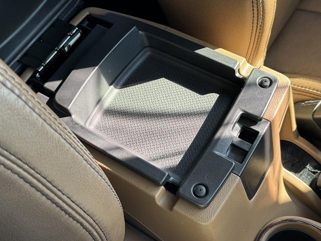 ジープ・ラングラーアンリミテッド サハラ　純正８型ナビＴＶ　ＡＬＰＩＮＥスピーカー　クルーズコントロール　革シート　リクライニングキット　ＸＴＲＥＭＥ－Ｊ１８インチアルミ　シートヒーター　サイドステップ　サイド・バックカメラ　ＢＴ接続　ＥＴＣ（62枚目）