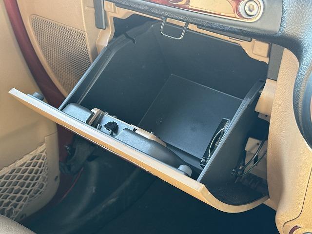 ジープ・ラングラーアンリミテッド サハラ　純正８型ナビＴＶ　ＡＬＰＩＮＥスピーカー　クルーズコントロール　革シート　リクライニングキット　ＸＴＲＥＭＥ－Ｊ１８インチアルミ　シートヒーター　サイドステップ　サイド・バックカメラ　ＢＴ接続　ＥＴＣ（64枚目）