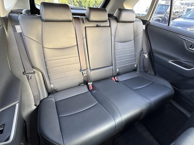 ＲＡＶ４ Ｇ　Ｚパッケージ　純正９型ディスプレイオーディオＴＶ　ＴＲＤフルエアロ　パノラミックビューモニター　レーダークルーズコントロール　クリアランスソナー　ブラインドスポットモニター　デジタルインナーミラー　電動リアゲート（7枚目）