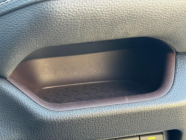 ＲＡＶ４ Ｇ　Ｚパッケージ　純正９型ディスプレイオーディオＴＶ　ＴＲＤフルエアロ　パノラミックビューモニター　レーダークルーズコントロール　クリアランスソナー　ブラインドスポットモニター　デジタルインナーミラー　電動リアゲート（57枚目）