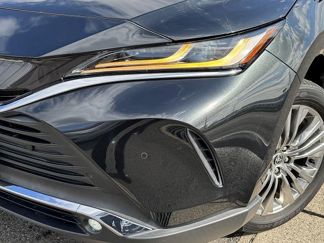 ハリアーハイブリッド Ｚ　レザーパッケージ　ＪＢＬスピーカー　１２．３型ナビＴＶ　パノラミックビューモニター　黒革　シートヒーター・クーラー　ブラインドスポットモニター　クリアランスソナー　ヘッドアップディスプレイ　電動リアゲート　ＬＥＤヘッド（18枚目）