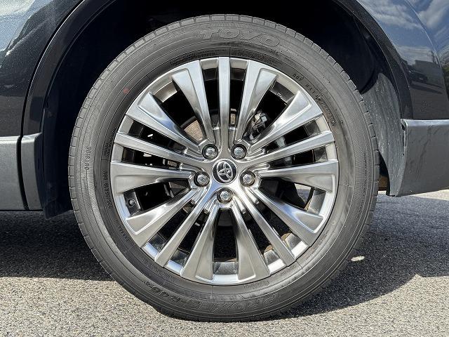 ハリアーハイブリッド Ｚ　レザーパッケージ　ＪＢＬスピーカー　１２．３型ナビＴＶ　パノラミックビューモニター　黒革　シートヒーター・クーラー　ブラインドスポットモニター　クリアランスソナー　ヘッドアップディスプレイ　電動リアゲート　ＬＥＤヘッド（30枚目）