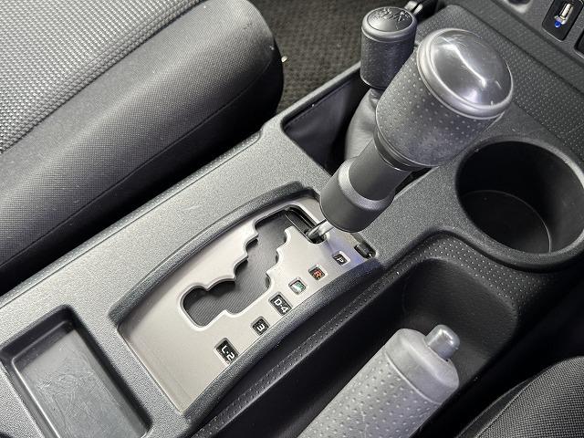 FJクルーザー ベースグレード ROCKKELLY18インチアルミホイール デジタルインナーミラー 純正ナビTV クリアランスソナー バックカメラ Bluetooth接続 サイドステップ ステアリングスイッチ ETC キーレスキー(14枚目)