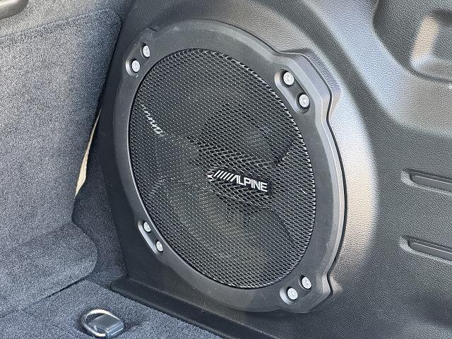 ジープ・ラングラーアンリミテッド サハラ　ＡｐｐｌｅＣａｒＰｌａｙ　ＡＬＰＩＮＥスピーカー　レーダークルーズコントロール　ブラインドスポットモニター　クリアランスソナー　革シート　シートヒーター　フロント・サイド・バックカメラ　ＡＣ１００Ｖ（3枚目）