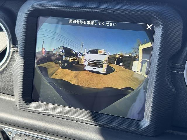 ジープ・ラングラーアンリミテッド サハラ　ＡｐｐｌｅＣａｒＰｌａｙ　ＡＬＰＩＮＥスピーカー　レーダークルーズコントロール　ブラインドスポットモニター　クリアランスソナー　革シート　シートヒーター　フロント・サイド・バックカメラ　ＡＣ１００Ｖ（11枚目）