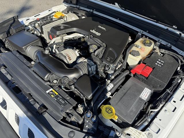 ジープ・ラングラーアンリミテッド サハラ　ＡｐｐｌｅＣａｒＰｌａｙ　ＡＬＰＩＮＥスピーカー　レーダークルーズコントロール　ブラインドスポットモニター　クリアランスソナー　革シート　シートヒーター　フロント・サイド・バックカメラ　ＡＣ１００Ｖ（20枚目）