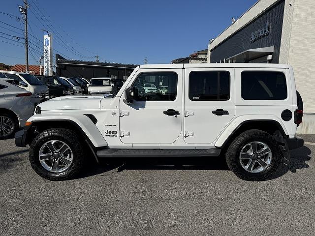 ジープ・ラングラーアンリミテッド サハラ　ＡｐｐｌｅＣａｒＰｌａｙ　ＡＬＰＩＮＥスピーカー　レーダークルーズコントロール　ブラインドスポットモニター　クリアランスソナー　革シート　シートヒーター　フロント・サイド・バックカメラ　ＡＣ１００Ｖ（27枚目）