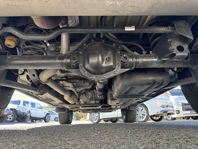 ジープ・ラングラーアンリミテッド サハラ　ＡｐｐｌｅＣａｒＰｌａｙ　ＡＬＰＩＮＥスピーカー　レーダークルーズコントロール　ブラインドスポットモニター　クリアランスソナー　革シート　シートヒーター　フロント・サイド・バックカメラ　ＡＣ１００Ｖ（34枚目）