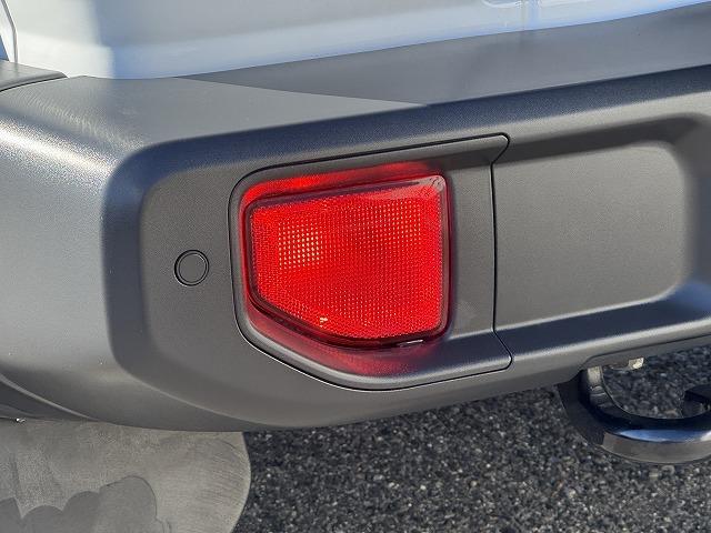 ジープ・ラングラーアンリミテッド サハラ　ＡｐｐｌｅＣａｒＰｌａｙ　ＡＬＰＩＮＥスピーカー　レーダークルーズコントロール　ブラインドスポットモニター　クリアランスソナー　革シート　シートヒーター　フロント・サイド・バックカメラ　ＡＣ１００Ｖ（36枚目）