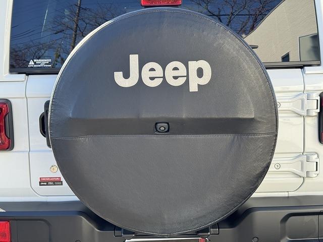 ジープ・ラングラーアンリミテッド サハラ　ＡｐｐｌｅＣａｒＰｌａｙ　ＡＬＰＩＮＥスピーカー　レーダークルーズコントロール　ブラインドスポットモニター　クリアランスソナー　革シート　シートヒーター　フロント・サイド・バックカメラ　ＡＣ１００Ｖ（37枚目）