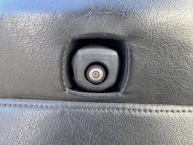 ジープ・ラングラーアンリミテッド サハラ　ＡｐｐｌｅＣａｒＰｌａｙ　ＡＬＰＩＮＥスピーカー　レーダークルーズコントロール　ブラインドスポットモニター　クリアランスソナー　革シート　シートヒーター　フロント・サイド・バックカメラ　ＡＣ１００Ｖ（38枚目）