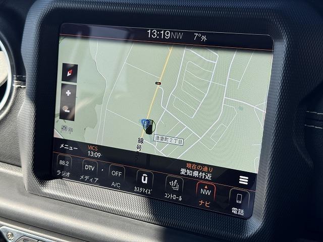 ジープ・ラングラーアンリミテッド サハラ　ＡｐｐｌｅＣａｒＰｌａｙ　ＡＬＰＩＮＥスピーカー　レーダークルーズコントロール　ブラインドスポットモニター　クリアランスソナー　革シート　シートヒーター　フロント・サイド・バックカメラ　ＡＣ１００Ｖ（45枚目）