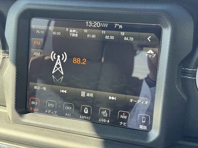 ジープ・ラングラーアンリミテッド サハラ　ＡｐｐｌｅＣａｒＰｌａｙ　ＡＬＰＩＮＥスピーカー　レーダークルーズコントロール　ブラインドスポットモニター　クリアランスソナー　革シート　シートヒーター　フロント・サイド・バックカメラ　ＡＣ１００Ｖ（48枚目）