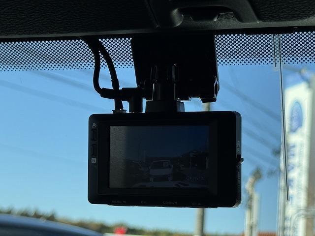 ジープ・ラングラーアンリミテッド サハラ　ＡｐｐｌｅＣａｒＰｌａｙ　ＡＬＰＩＮＥスピーカー　レーダークルーズコントロール　ブラインドスポットモニター　クリアランスソナー　革シート　シートヒーター　フロント・サイド・バックカメラ　ＡＣ１００Ｖ（50枚目）