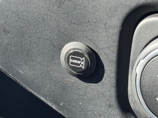 ジープ・ラングラーアンリミテッド サハラ　ＡｐｐｌｅＣａｒＰｌａｙ　ＡＬＰＩＮＥスピーカー　レーダークルーズコントロール　ブラインドスポットモニター　クリアランスソナー　革シート　シートヒーター　フロント・サイド・バックカメラ　ＡＣ１００Ｖ（68枚目）