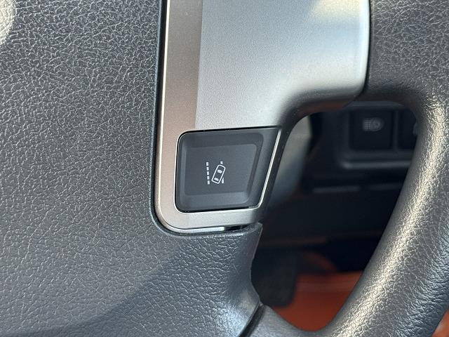 ハイエースバン セーフティセンス ベットキット フルエアロ VALENTIテール FEGGARIボンネットグリル ESSEX16インチアルミ 社外専用ナビTV 両側電動スライド フリップダウンモニター ローダウン(4枚目)