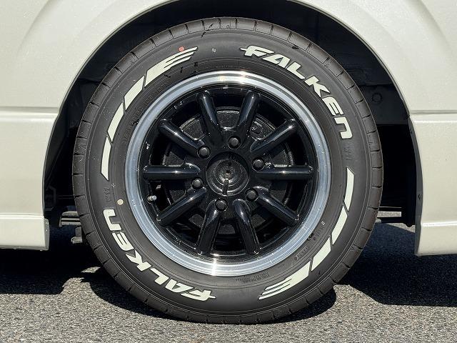 ハイエースバン セーフティセンス ベットキット フルエアロ VALENTIテール FEGGARIボンネットグリル ESSEX16インチアルミ 社外専用ナビTV 両側電動スライド フリップダウンモニター ローダウン(30枚目)