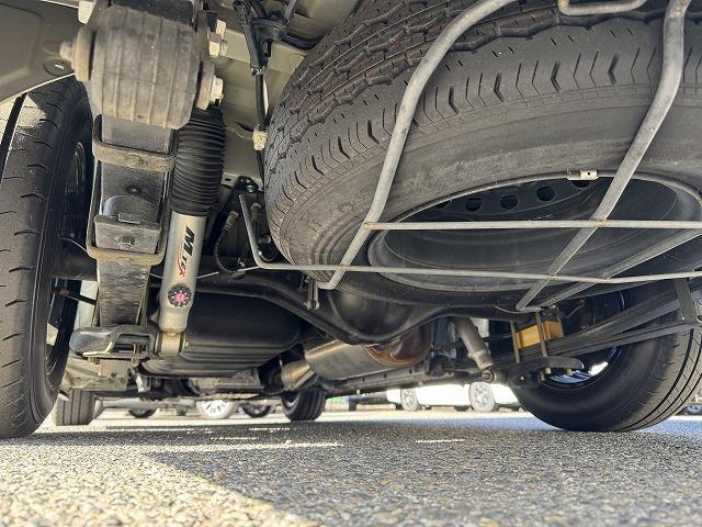 ハイエースバン セーフティセンス ベットキット フルエアロ VALENTIテール FEGGARIボンネットグリル ESSEX16インチアルミ 社外専用ナビTV 両側電動スライド フリップダウンモニター ローダウン(33枚目)