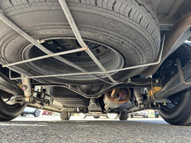 ハイエースバン セーフティセンス ベットキット フルエアロ VALENTIテール FEGGARIボンネットグリル ESSEX16インチアルミ 社外専用ナビTV 両側電動スライド フリップダウンモニター ローダウン(34枚目)