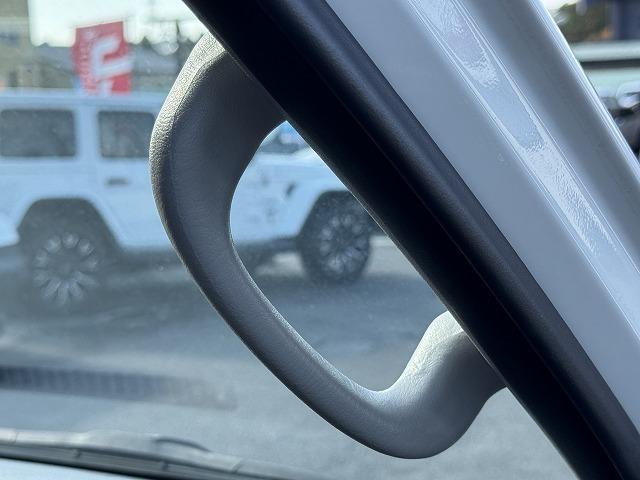 ハイエースバン セーフティセンス ベットキット フルエアロ VALENTIテール FEGGARIボンネットグリル ESSEX16インチアルミ 社外専用ナビTV 両側電動スライド フリップダウンモニター ローダウン(51枚目)