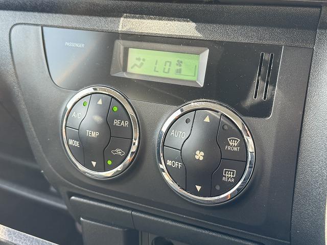 ハイエースバン ロングスーパーGL 社外9型フローティングナビTV ベットキット バックカメラ 両側電動スライドドア AC100V電源 社外テール Wエアバック 社外15インチアルミ HIDヘッド オートライト オートエアコン ETC(11枚目)