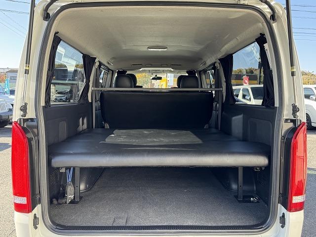ハイエースバン ロングスーパーGL 社外9型フローティングナビTV ベットキット バックカメラ 両側電動スライドドア AC100V電源 社外テール Wエアバック 社外15インチアルミ HIDヘッド オートライト オートエアコン ETC(17枚目)