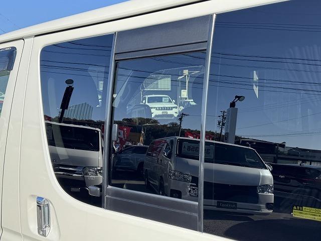 ハイエースバン ロングスーパーGL 社外9型フローティングナビTV ベットキット バックカメラ 両側電動スライドドア AC100V電源 社外テール Wエアバック 社外15インチアルミ HIDヘッド オートライト オートエアコン ETC(38枚目)