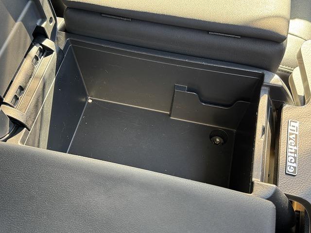 ハイエースバン ロングスーパーGL 社外9型フローティングナビTV ベットキット バックカメラ 両側電動スライドドア AC100V電源 社外テール Wエアバック 社外15インチアルミ HIDヘッド オートライト オートエアコン ETC(52枚目)