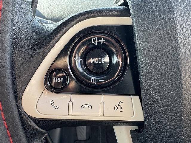 プリウス S トヨタセーフティセンス レーダークルーズコントロール デジタルインナーミラー 純正ナビ LEDヘッド オートマチックハイビーム ステアリングスイッチ スマートキー 純正15インチアルミ ETC(8枚目)