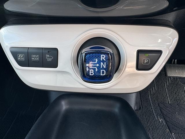 プリウス S トヨタセーフティセンス レーダークルーズコントロール デジタルインナーミラー 純正ナビ LEDヘッド オートマチックハイビーム ステアリングスイッチ スマートキー 純正15インチアルミ ETC(15枚目)