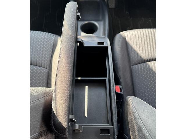 プリウス S トヨタセーフティセンス レーダークルーズコントロール デジタルインナーミラー 純正ナビ LEDヘッド オートマチックハイビーム ステアリングスイッチ スマートキー 純正15インチアルミ ETC(16枚目)