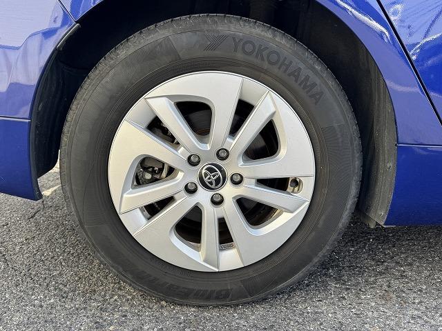 プリウス S トヨタセーフティセンス レーダークルーズコントロール デジタルインナーミラー 純正ナビ LEDヘッド オートマチックハイビーム ステアリングスイッチ スマートキー 純正15インチアルミ ETC(28枚目)