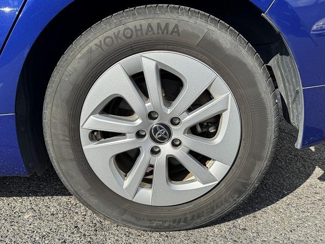 プリウス S トヨタセーフティセンス レーダークルーズコントロール デジタルインナーミラー 純正ナビ LEDヘッド オートマチックハイビーム ステアリングスイッチ スマートキー 純正15インチアルミ ETC(31枚目)