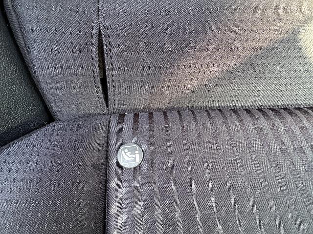 プリウス S トヨタセーフティセンス レーダークルーズコントロール デジタルインナーミラー 純正ナビ LEDヘッド オートマチックハイビーム ステアリングスイッチ スマートキー 純正15インチアルミ ETC(55枚目)