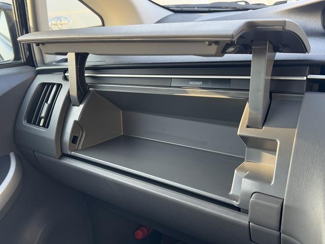 プリウス S 純正ナビTV バックカメラ スマートキー プッシュスタート ヘッドライトレベライザー ETC Bluetooth接続 CD/DVD再生 ステアリングスイッチ 純正15インチアルミ プロジェクターヘッド(14枚目)