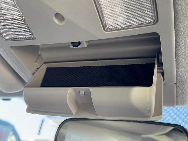 プリウス S 純正ナビTV バックカメラ スマートキー プッシュスタート ヘッドライトレベライザー ETC Bluetooth接続 CD/DVD再生 ステアリングスイッチ 純正15インチアルミ プロジェクターヘッド(48枚目)