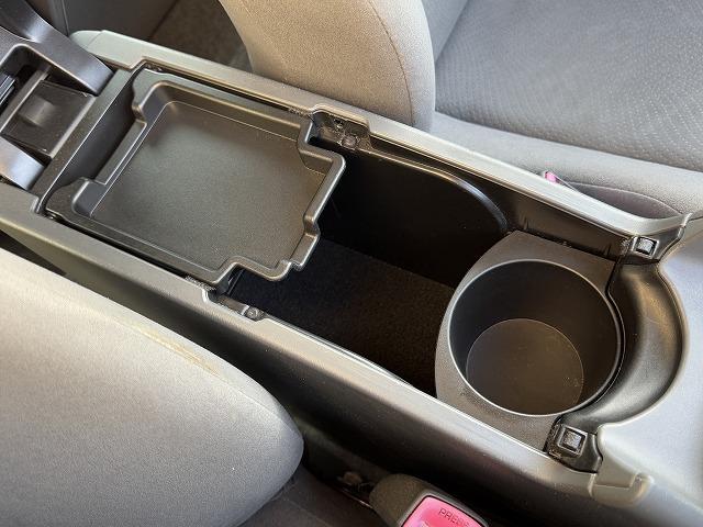 プリウス S 純正ナビTV バックカメラ スマートキー プッシュスタート ヘッドライトレベライザー ETC Bluetooth接続 CD/DVD再生 ステアリングスイッチ 純正15インチアルミ プロジェクターヘッド(51枚目)