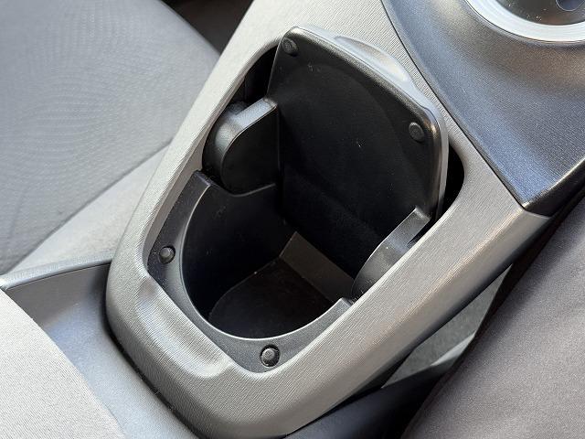 プリウス S 純正ナビTV バックカメラ スマートキー プッシュスタート ヘッドライトレベライザー ETC Bluetooth接続 CD/DVD再生 ステアリングスイッチ 純正15インチアルミ プロジェクターヘッド(52枚目)