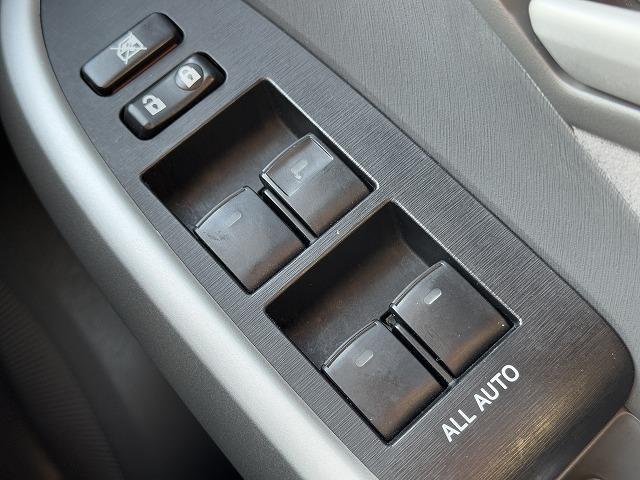 プリウス S 純正ナビTV バックカメラ スマートキー プッシュスタート ヘッドライトレベライザー ETC Bluetooth接続 CD/DVD再生 ステアリングスイッチ 純正15インチアルミ プロジェクターヘッド(54枚目)