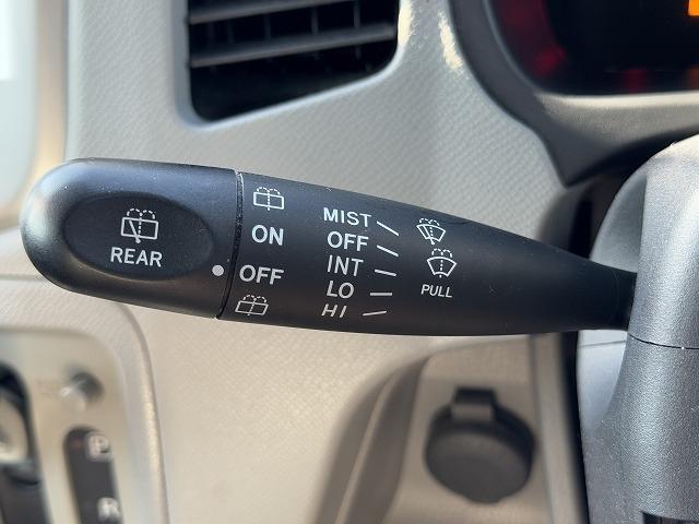 ワゴンR FX 純正オーディオ CD再生 ヘッドライトレベライザー キーレスエントリー ベンチシート UVカット+プライバシーガラス 衝突安全ボディー 盗難防止システム Wエアバック リアワイパー ブレーキアシスト(9枚目)