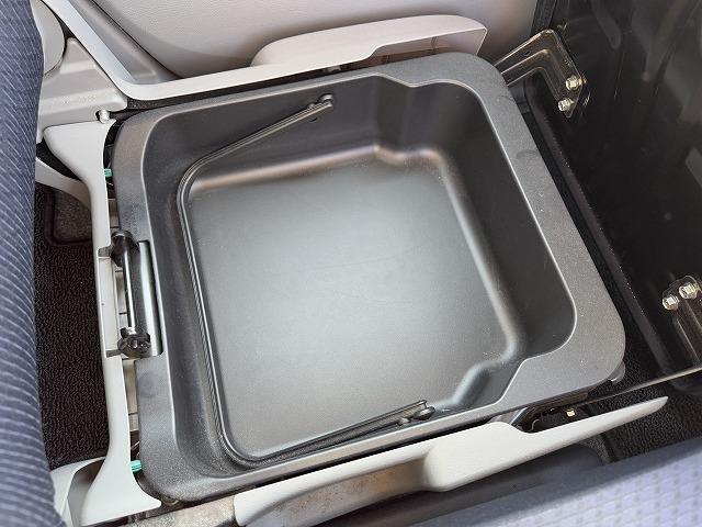 ワゴンR FX 純正オーディオ CD再生 ヘッドライトレベライザー キーレスエントリー ベンチシート UVカット+プライバシーガラス 衝突安全ボディー 盗難防止システム Wエアバック リアワイパー ブレーキアシスト(11枚目)