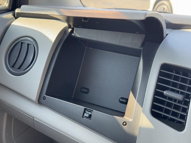 ワゴンR FX 純正オーディオ CD再生 ヘッドライトレベライザー キーレスエントリー ベンチシート UVカット+プライバシーガラス 衝突安全ボディー 盗難防止システム Wエアバック リアワイパー ブレーキアシスト(12枚目)