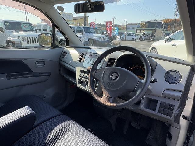 ワゴンR FX 純正オーディオ CD再生 ヘッドライトレベライザー キーレスエントリー ベンチシート UVカット+プライバシーガラス 衝突安全ボディー 盗難防止システム Wエアバック リアワイパー ブレーキアシスト(38枚目)