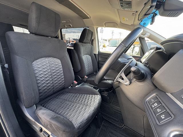 デリカＤ：５ Ｐ　衝突軽減Ｓ　１０．１型ナビＴＶ　電動サイドステップ　７人乗り　全周囲カメラ　両側電動スライド　レーダークルーズコントロール　ブラインドスポットモニター　１００Ｖ電源　シートヒーター　電動リアゲート（6枚目）