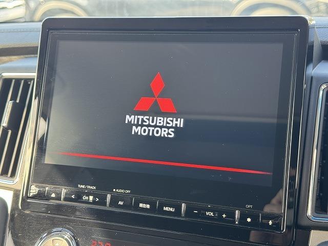 デリカＤ：５ Ｐ　衝突軽減Ｓ　１０．１型ナビＴＶ　電動サイドステップ　７人乗り　全周囲カメラ　両側電動スライド　レーダークルーズコントロール　ブラインドスポットモニター　１００Ｖ電源　シートヒーター　電動リアゲート（9枚目）