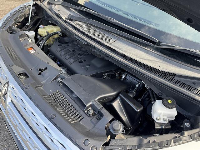 デリカＤ：５ Ｐ　衝突軽減Ｓ　１０．１型ナビＴＶ　電動サイドステップ　７人乗り　全周囲カメラ　両側電動スライド　レーダークルーズコントロール　ブラインドスポットモニター　１００Ｖ電源　シートヒーター　電動リアゲート（20枚目）