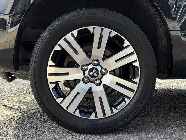 デリカＤ：５ Ｐ　衝突軽減Ｓ　１０．１型ナビＴＶ　電動サイドステップ　７人乗り　全周囲カメラ　両側電動スライド　レーダークルーズコントロール　ブラインドスポットモニター　１００Ｖ電源　シートヒーター　電動リアゲート（31枚目）